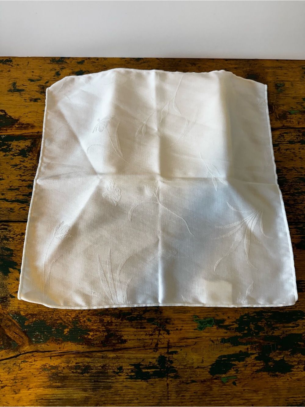 Classic White Decorative Linen Napkin - Elegant Home Accent